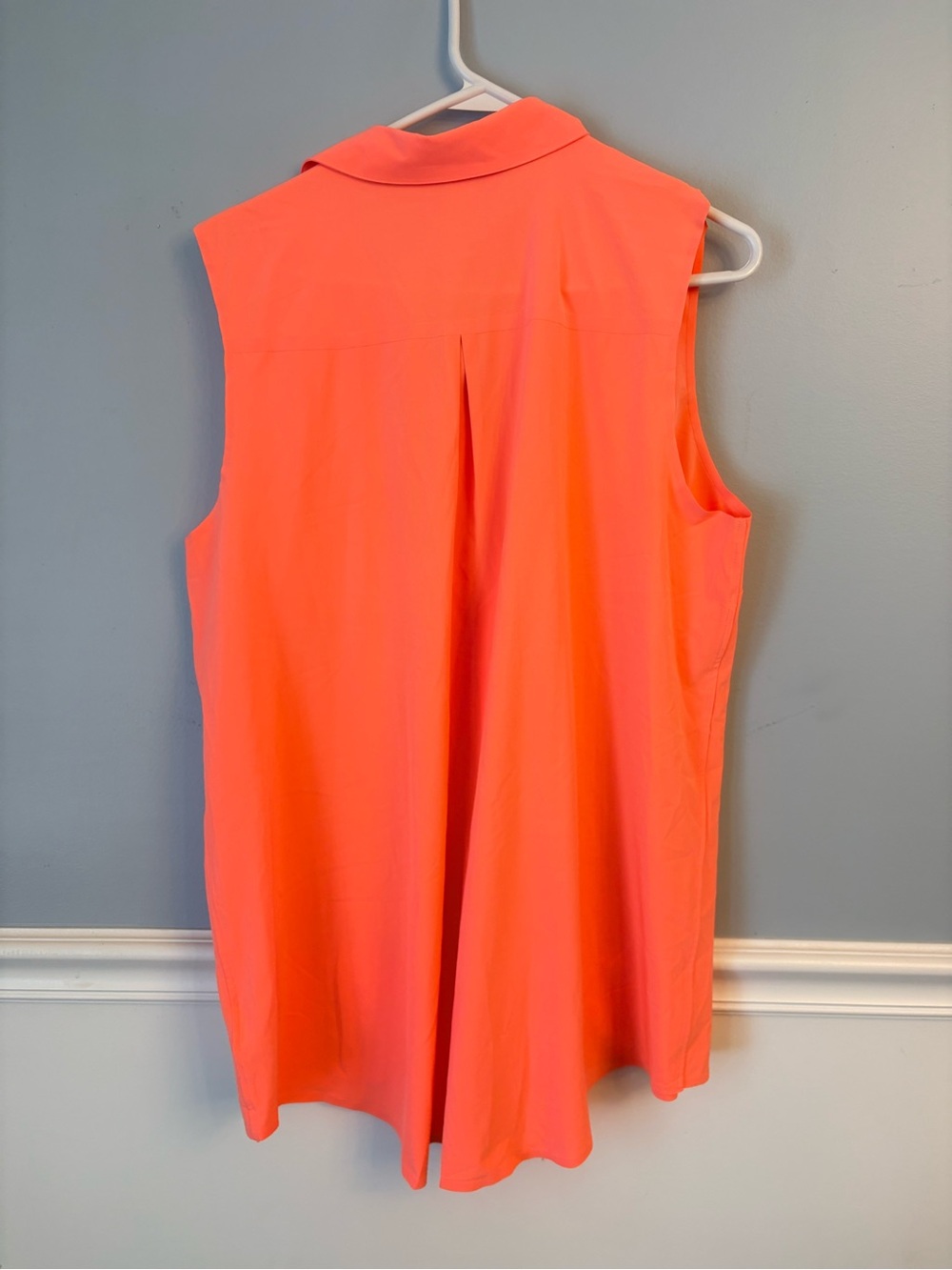 Athleta Urbanite Sleeveless Collared Button Up Blouse in Coral Sunset Glow Large - Picture 2 of 7